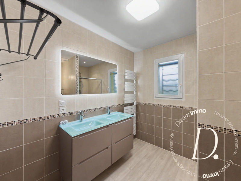 Maison - 111 m² - 4 pièces