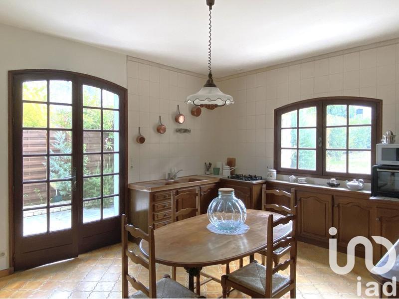 Maison - 230 m² - 7 pièces