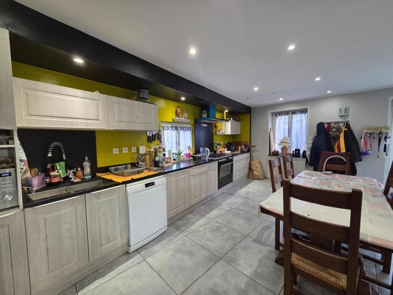 Maison - 94 m² - 4 pièces