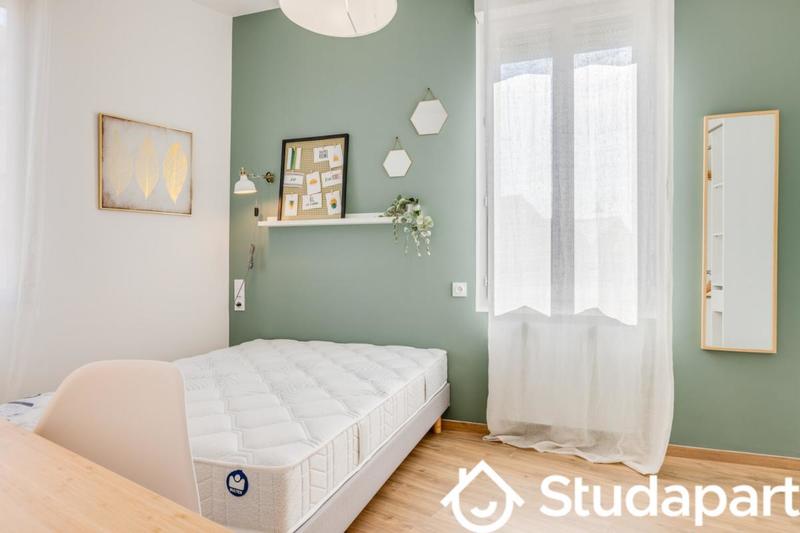 Chambre - 13 m² - 1 pièce