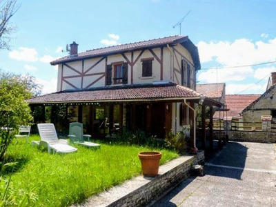 Maison traditionnelle - 88 m² - 4 pièces