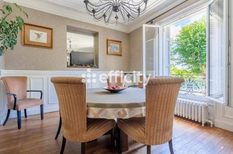 Maison - 176 m² - 7 pièces