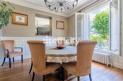 Maison - 176 m² - 7 pièces