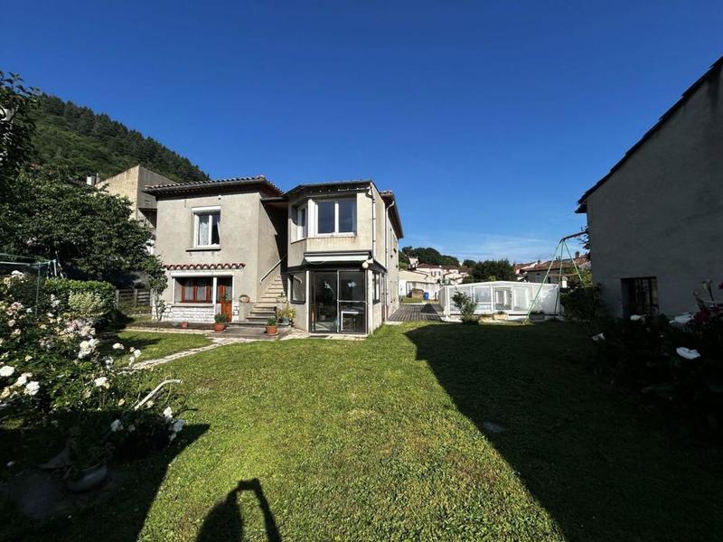 Maison - 158 m² - 9 pièces