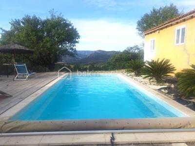 Villa - 190 m² - 6 pièces