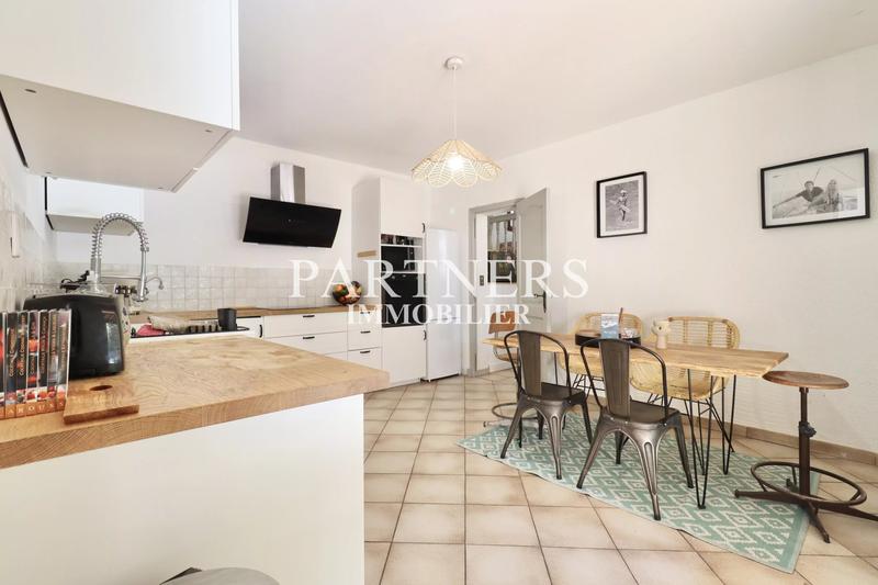 Maison - 198 m² - 5 pièces