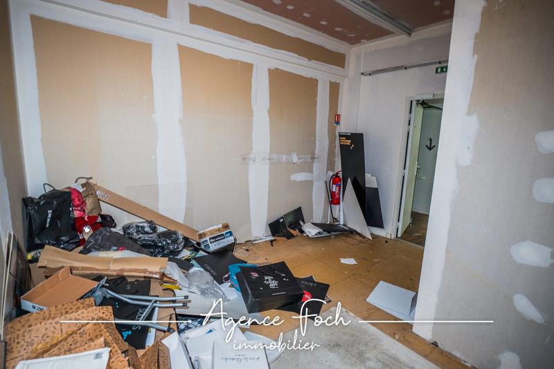 Local commercial - 74 m² - 2 pièces