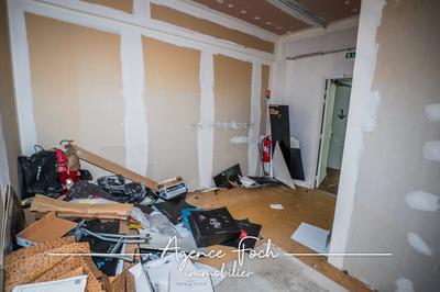 Local commercial - 74 m² - 2 pièces