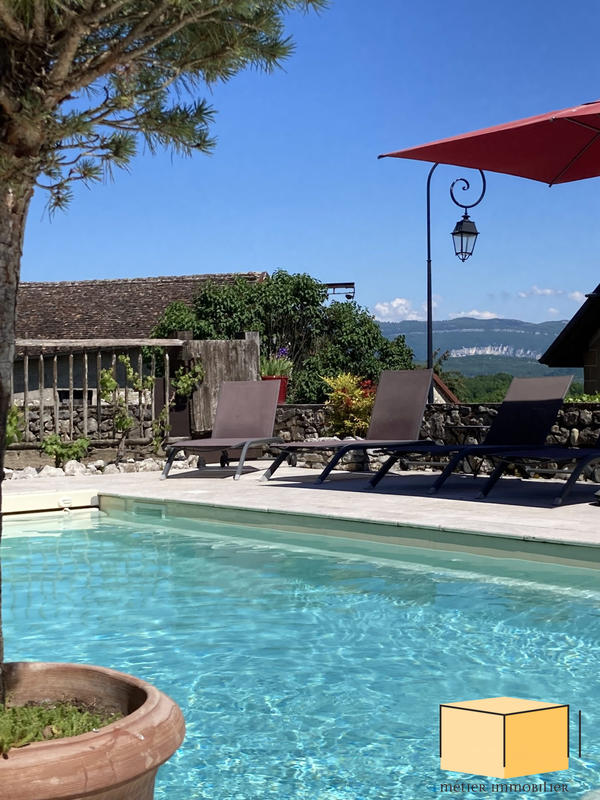 Maison ancienne - 362 m² - 9 pièces