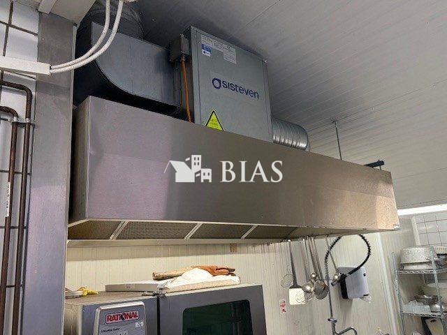 Fonds de commerce - Local commercial - 150 m²