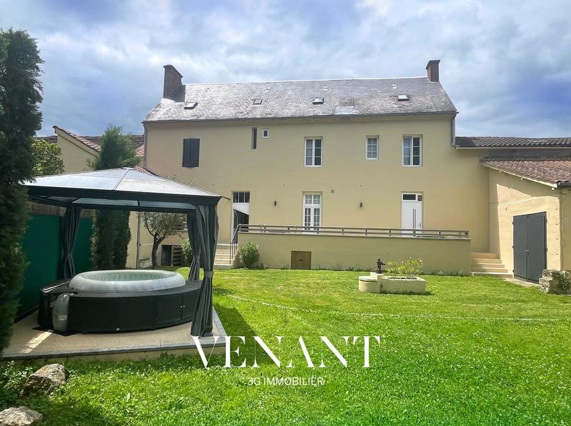 Villa - 238 m² - 14 pièces