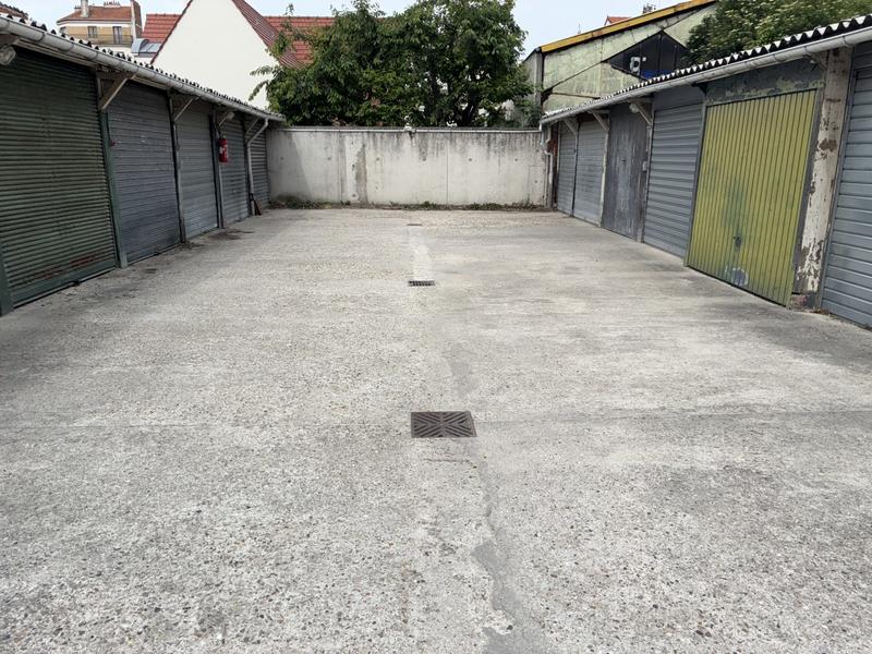 Parking / Garage - 12 m²