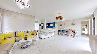 Maison - 146 m² - 6 pièces