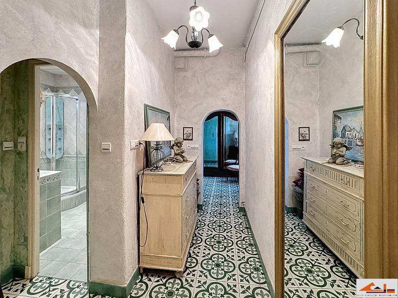 Maison - 206 m² - 8 pièces