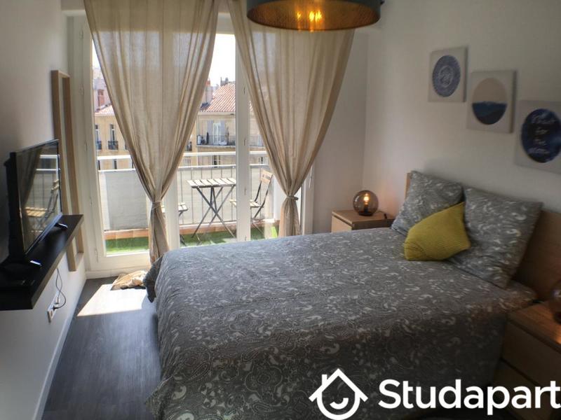 Chambre - 9 m² - 1 pièce