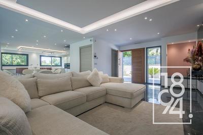 Maison - 391 m² - 8 pièces