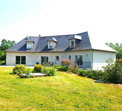 Maison - 340 m² - 15 pièces
