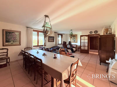 Maison - 250 m² - 8 pièces