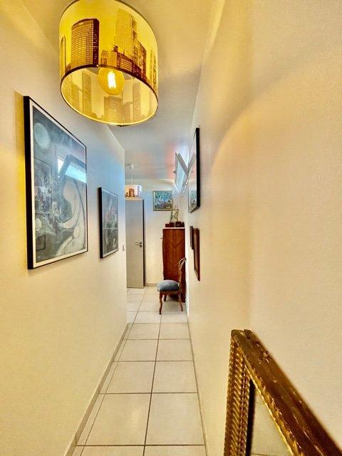 Appartement - 90 m² - 4 pièces