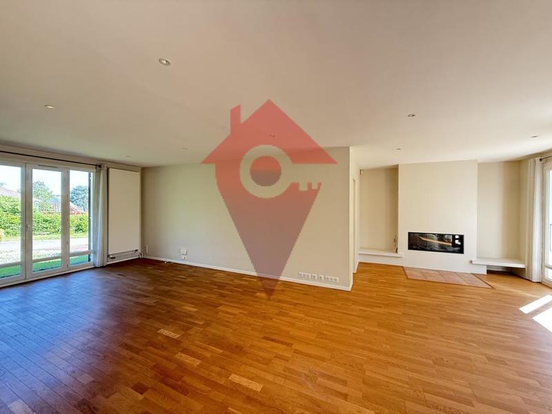 Maison - 194 m² - 8 pièces