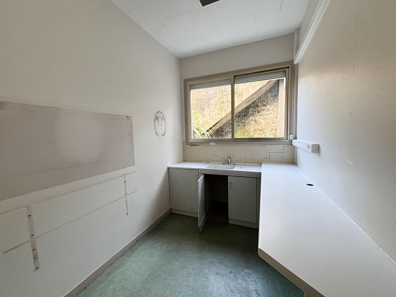 Bureau - 557 m² - 25 pièces