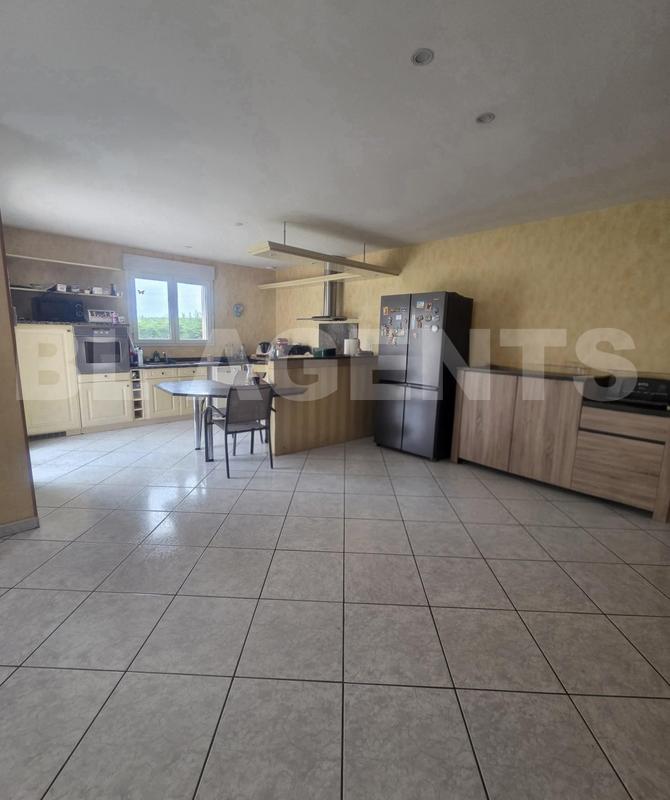 Maison traditionnelle - 128 m² - 6 pièces