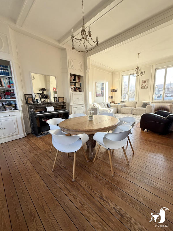 Maison - 240 m² - 8 pièces