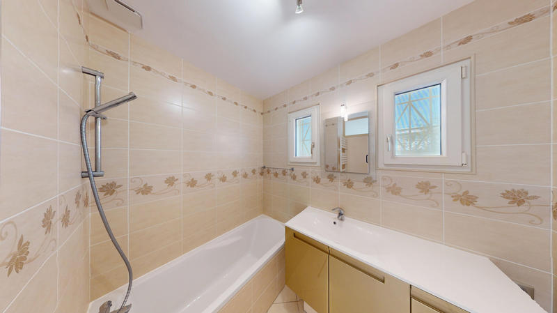 Appartement - 90 m² - 3 pièces