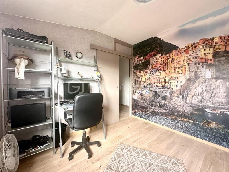 Maison - 93 m² - 5 pièces