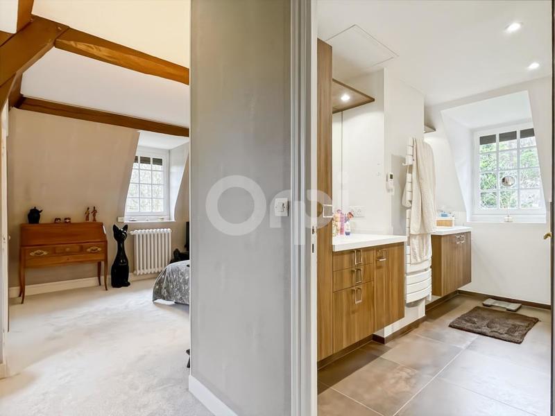 Maison - 231 m² - 8 pièces