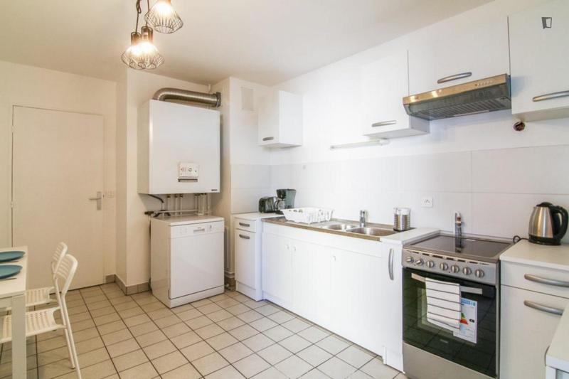 Chambre - 10 m² - 6 pièces