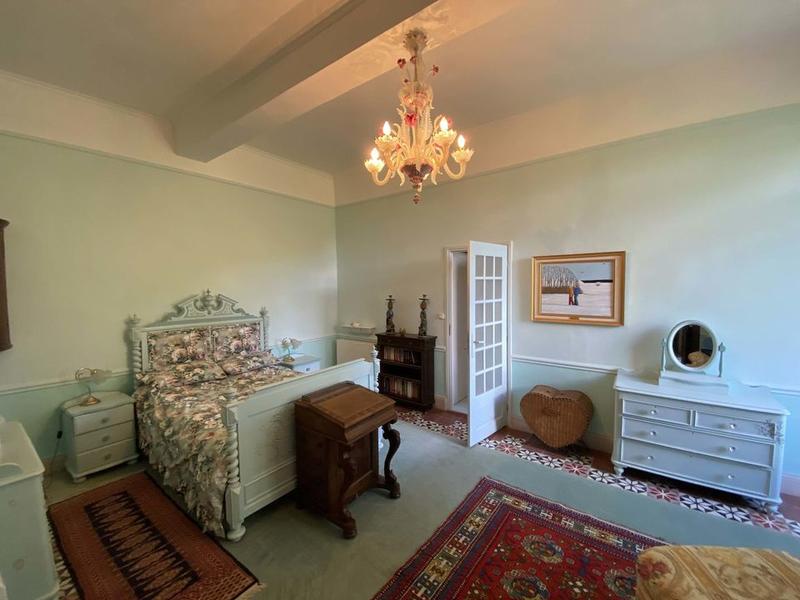 Maison en pierre - 383 m² - 14 pièces