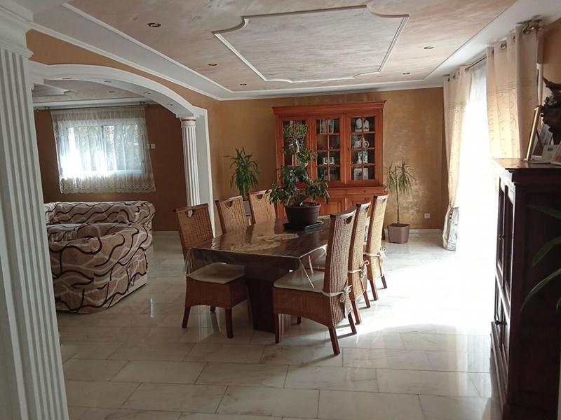 Maison - 228 m² - 7 pièces