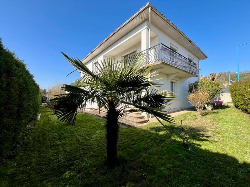 Maison - 206 m² - 8 pièces