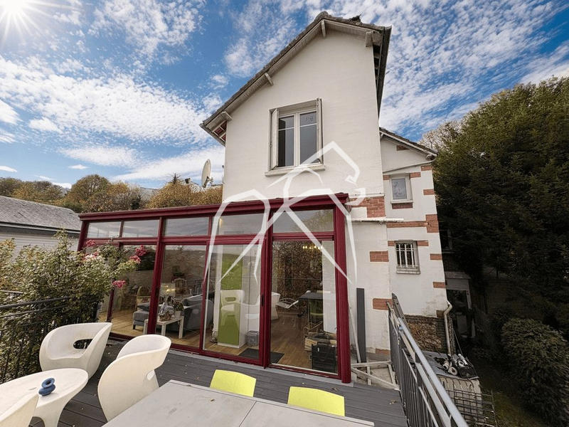 Maison - 200 m² - 7 pièces