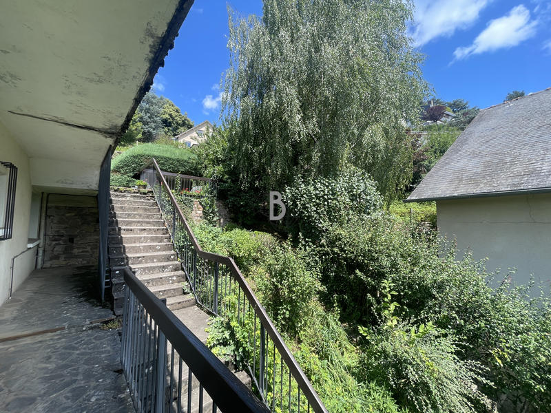 Maison - 230 m² - 10 pièces