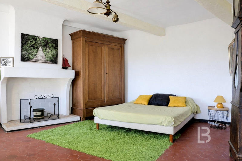 Mas - 325 m² - 10 pièces