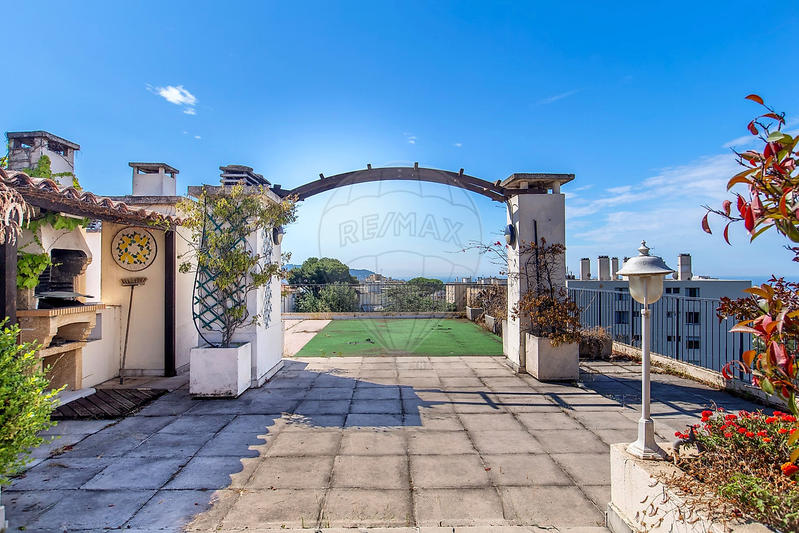 Appartement - 144 m² - 4 pièces