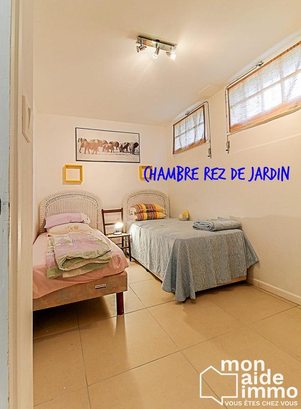 Maison - 244 m² - 8 pièces