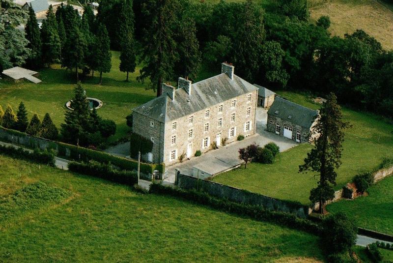 Maison - 800 m² - 10 pièces