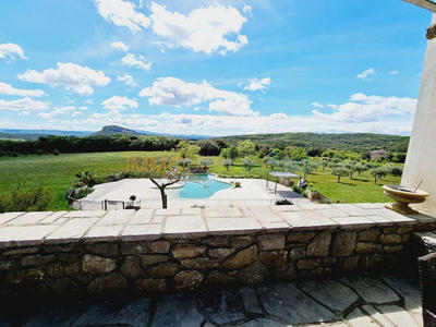 Mas - 280 m² - 13 pièces