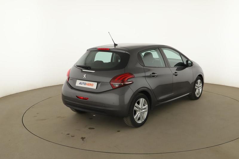 Peugeot 208 1.2 PureTech Signature 5p 82 ch