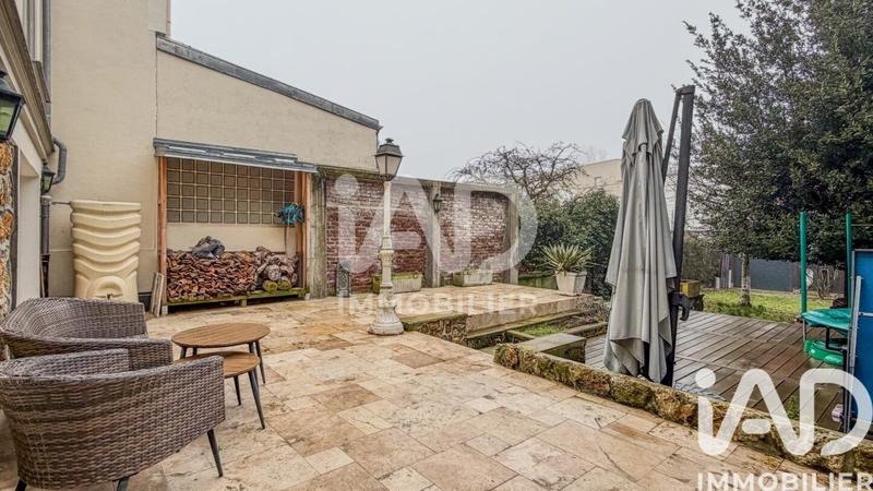 Maison - 187 m² - 8 pièces