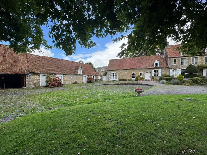 Maison - 259 m² - 6 pièces