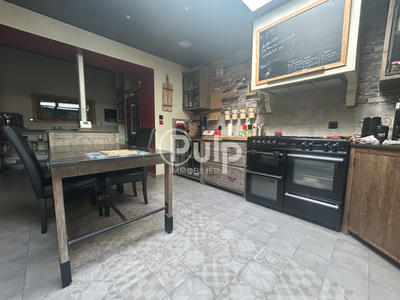 Maison - 150 m² - 9 pièces