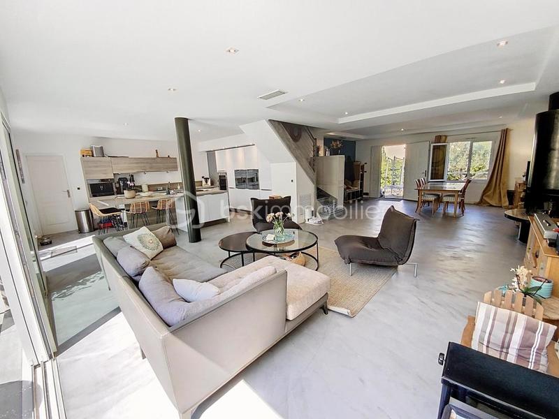 Villa - 178 m² - 6 pièces