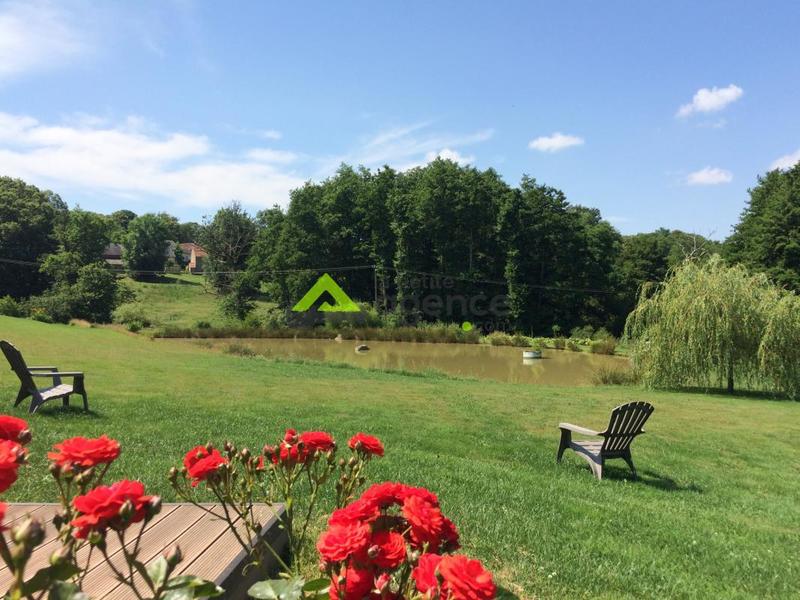 Propriété - 270 m² - 11 pièces