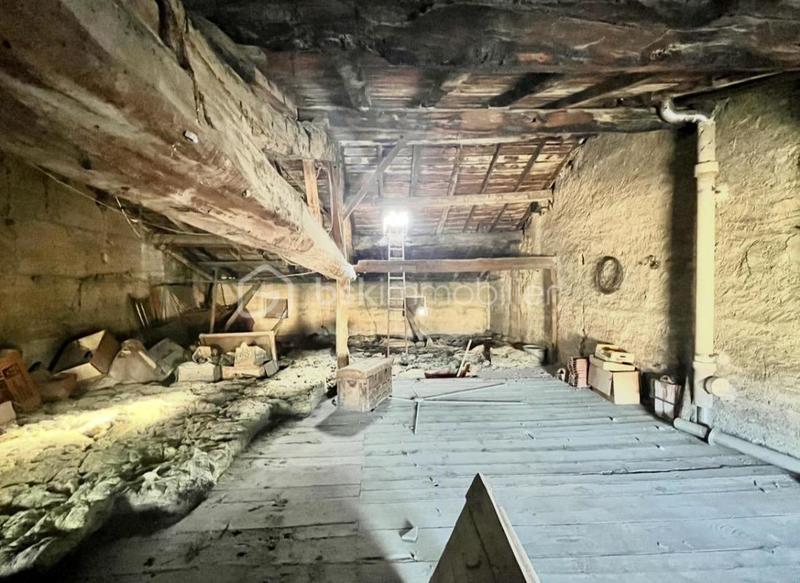 Appartement - 93 m² - 1 pièce