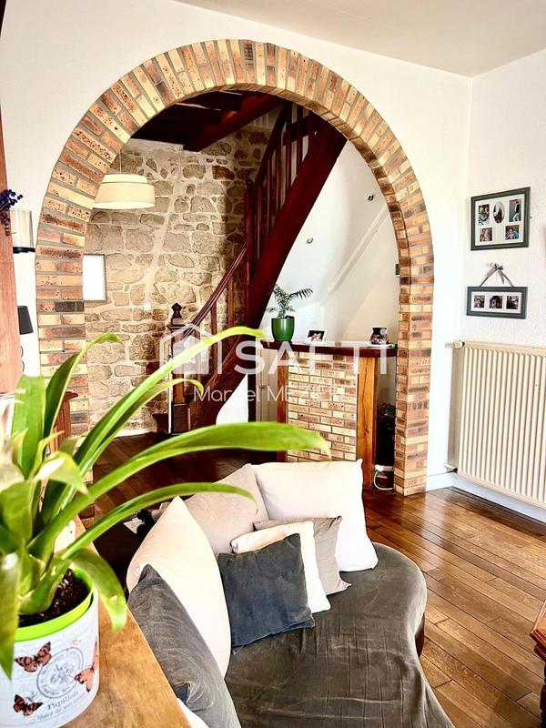 Maison - 201 m² - 7 pièces