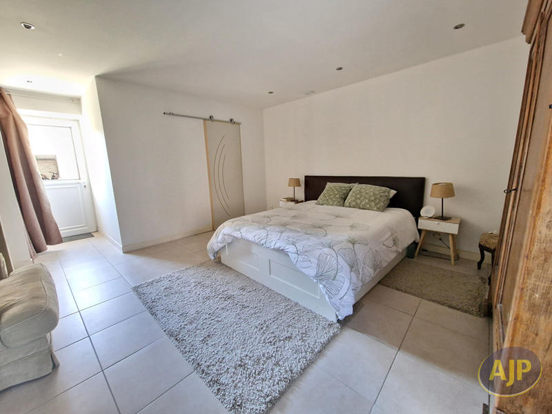 Maison - 283 m² - 11 pièces